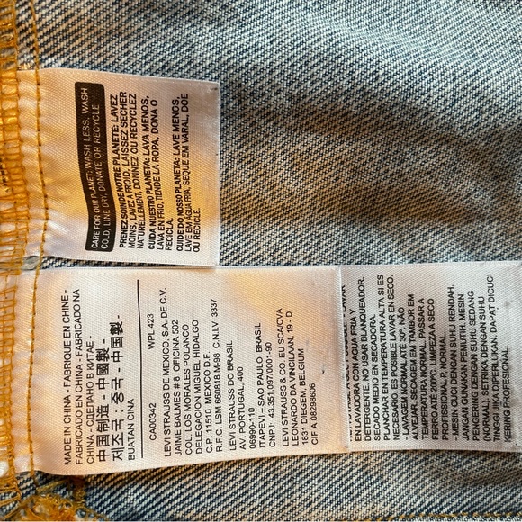 Women’s Levi’s Trucker Jacket - Picture 4 of 5
